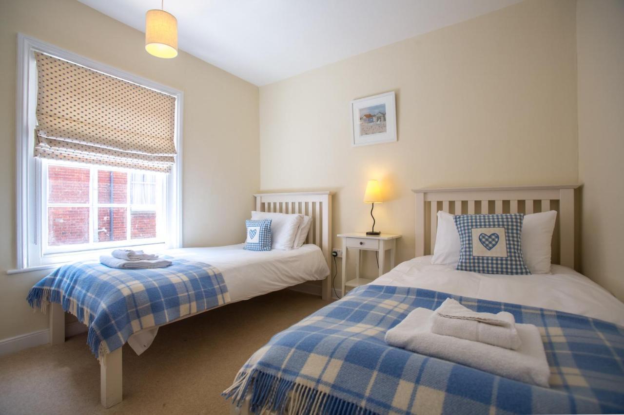 14 Market Cross Place - Beachfront Location With Lovely Sea Views - Aldeburgh Coastal Cottages Екстериор снимка