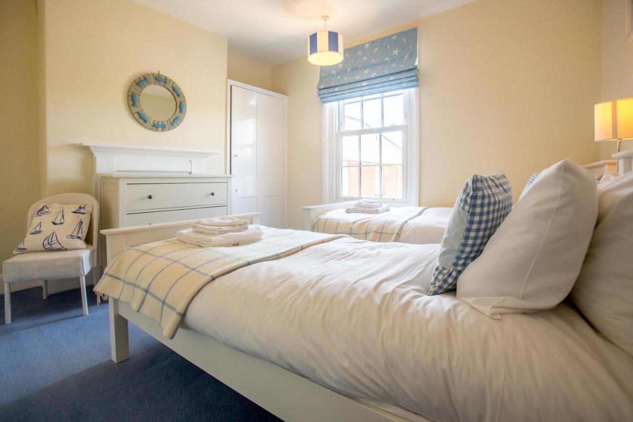 14 Market Cross Place - Beachfront Location With Lovely Sea Views - Aldeburgh Coastal Cottages Екстериор снимка